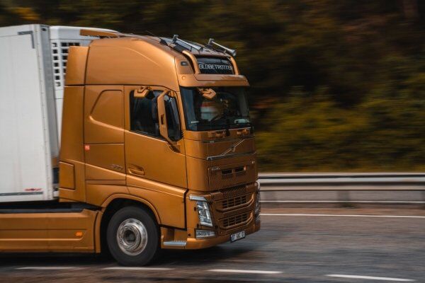 Transporte dedicado: 7 segredos insiders e acionáveis